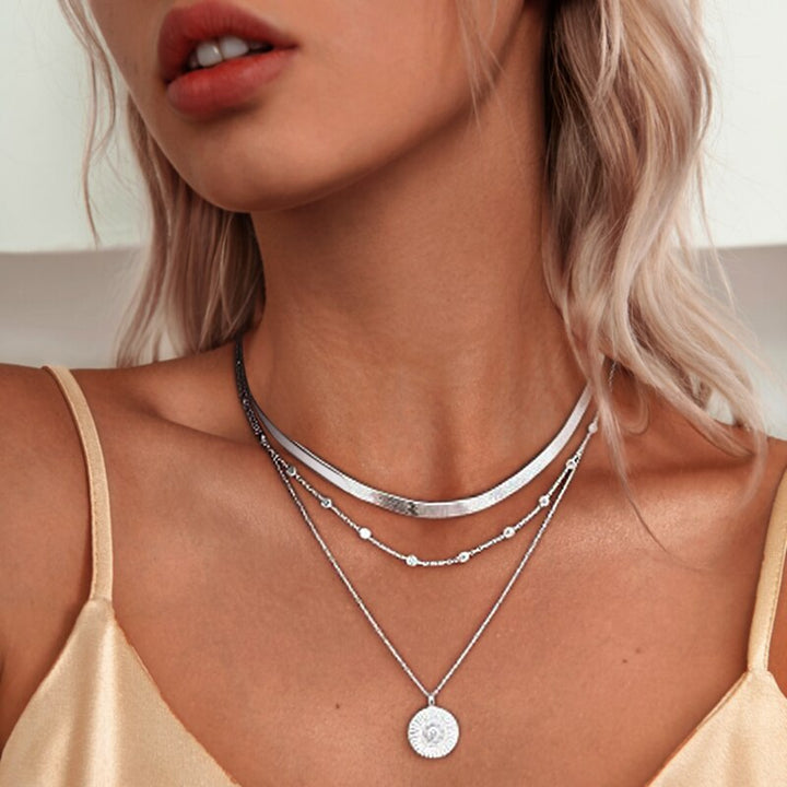 Collar triple