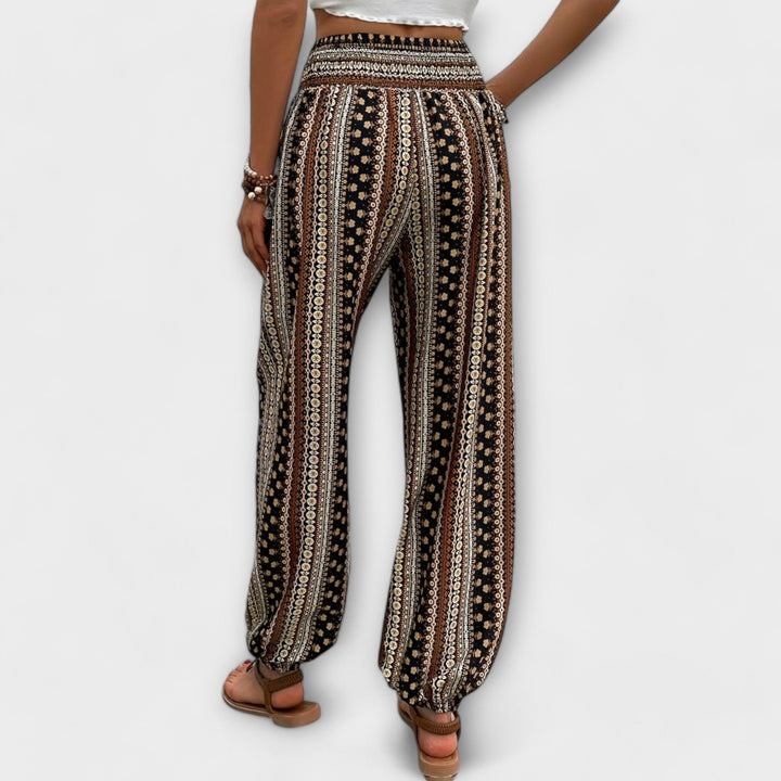 Scarlett - Pantalones con gráfico étnico