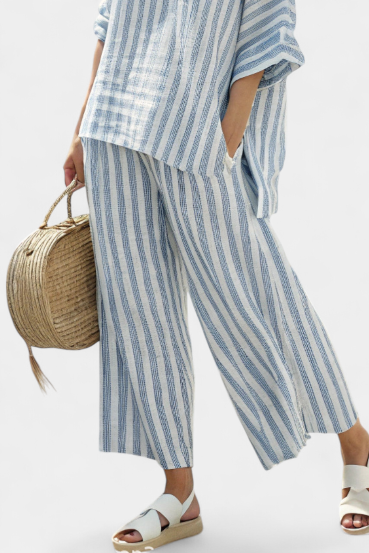 Rensleigh | Sofisticado top de lino a rayas azules y pantalones holgados