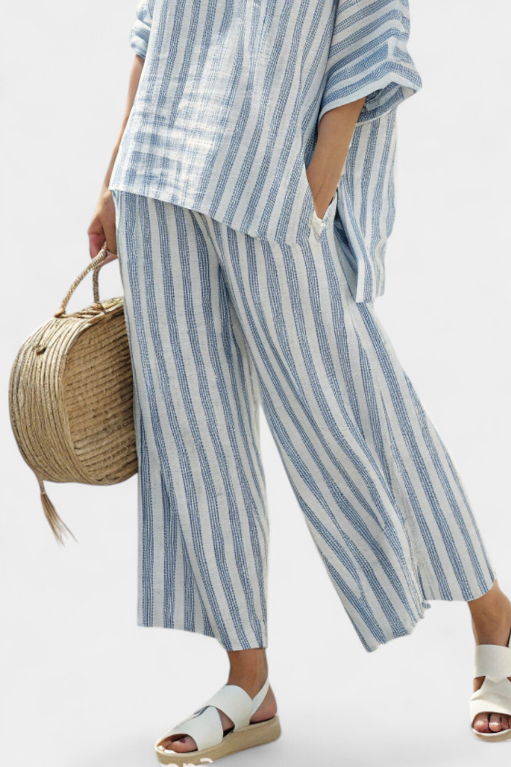 Rensleigh | Sofisticado top de lino a rayas azules y pantalones holgados