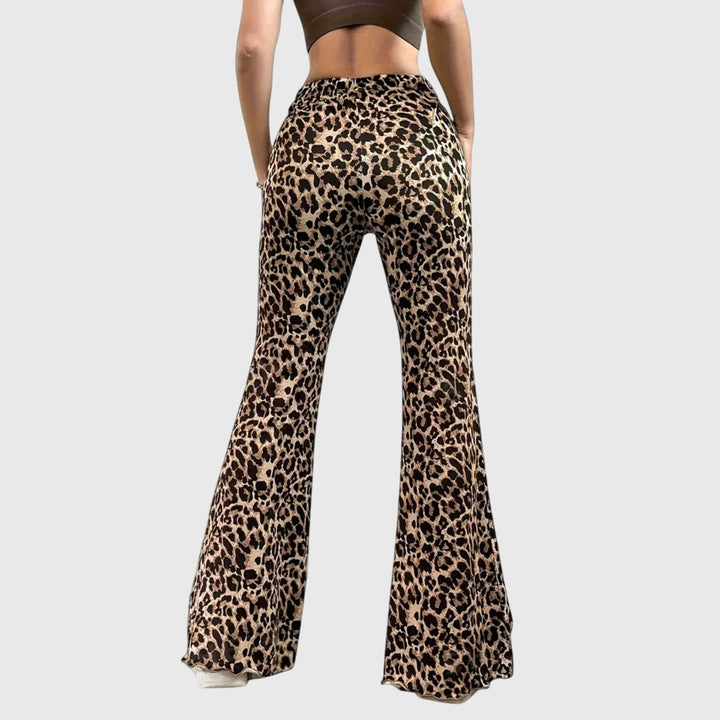 Pantalones de leopardo con corte de bota