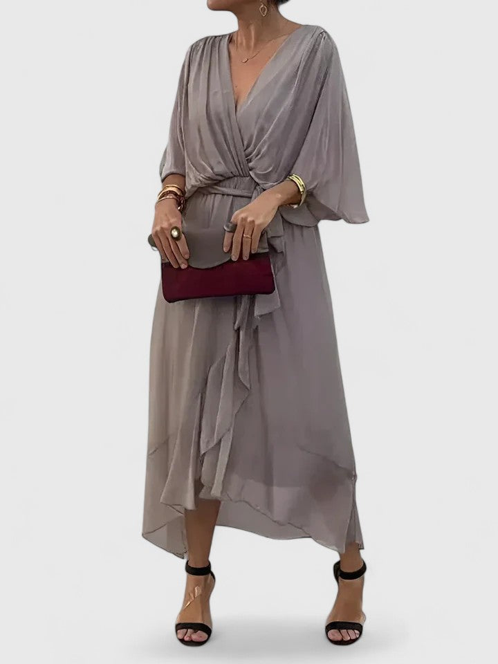 Nada | Elegante vestido con cuello en V